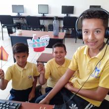 Niños participando en el taller “Sumérgete en el mundo digital con UDGVirtual”, 