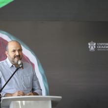 Dr. Ricardo Villanueva Lomelí, Rector de la Universidad de Guadalajara, en el pódium 