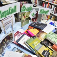 trueque de libros denominado “Tlapatiotl: ¿me cambias tu libro?”, en el que usuarios de la biblioteca, dejaron algunos de sus ejemplares ya leídos para llevarse nuevas historias.