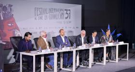 Presídium durante la sesión