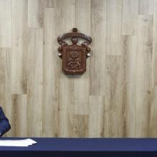 Rector general y el coordinador General Académico y de Innovación en rueda de prensa