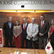 Autoridades en la rueda de prensa para dar a conocer la colecta universitaria 2018 en beneficio de la Cruz Roja Mexicana.