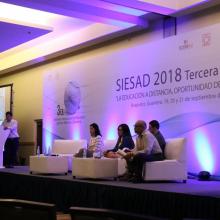 Ponentes durante el foro SIESAD 2018
