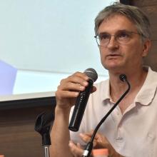 doctor Joachim Michael durante la presentación