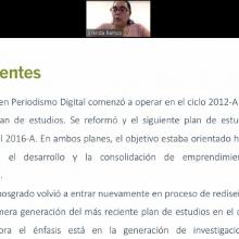 maestra Brenda Ramos durante la charla