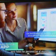 Usuarios consultando la app