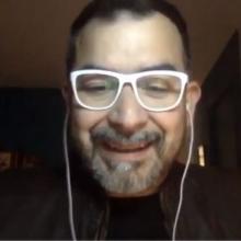 Alex Paredes durante webinario