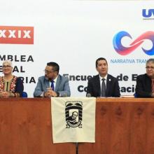 Presídium durante el evento