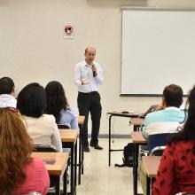 Mena Hernández  destacó que este programa es una oportunidad ideal para que los funcionarios se sigan preparando