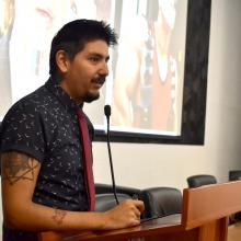 Maestro Adán Sánchez, durante la conferencia