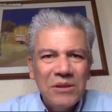 Doctor René MacKinney Romero durante su participación 