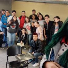 Equipo participante durante la presentación