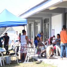 vecinos del fraccionamiento Valle de los Olivos durante la jornada por la salud