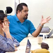 Coordinador del posgrado en mesa de diálogo