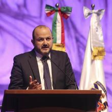 Doctor Villanueva Lomelí durante su mensaje, dijo que busca ser un Rector cercano a la comunidad universitaria, promover una cultura de paz, encabezar una administración austera y promover la transición energética de la Universidad.