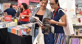 Profesoras de UDGVirtual en Feria Bibliográfica