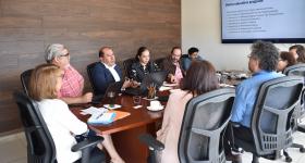 Académicos de la Universidad Continental, de Perú y directivos de UDGVirtual en reunión de trabajo